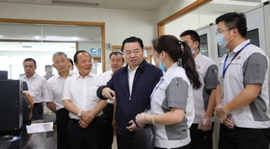 2019年6月，时任国务院国有资产监督治理委员会党委书记郝鹏视察安博电竞。夸奖安博电竞在玻纤行衣凤做到了专而大、专而精、专而优，是一个成功的典型。但愿中国安博电竞的混合所有造典型经验，可能在国度新一轮混改实际中推而广之，让更多优良企业进建。